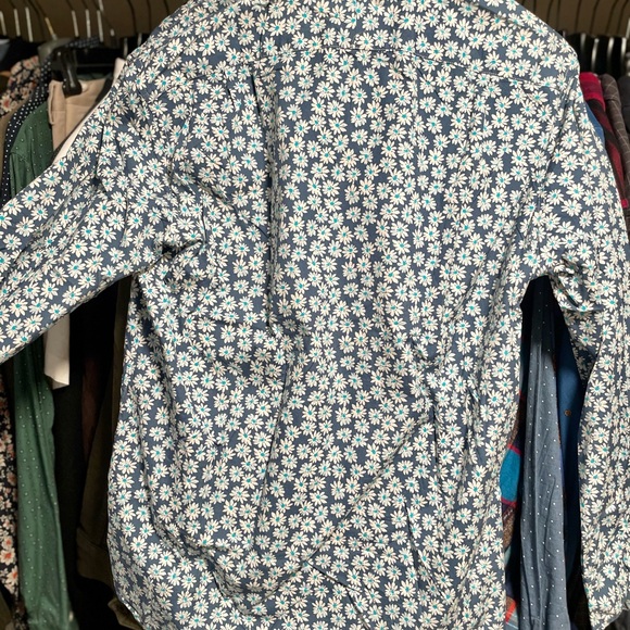 Lightweight  L/S Cotton Secret Wash Button Down - Picture 3 of 3